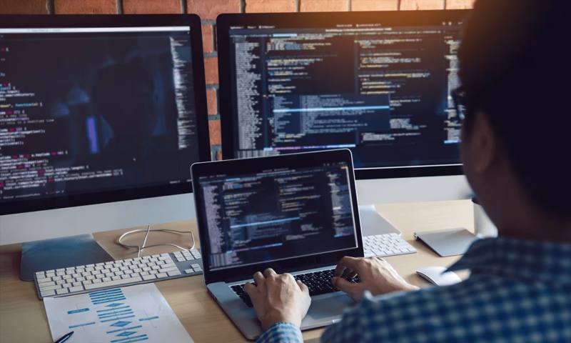 数据科学选型:R与Python如何赋能高密市网站建设?